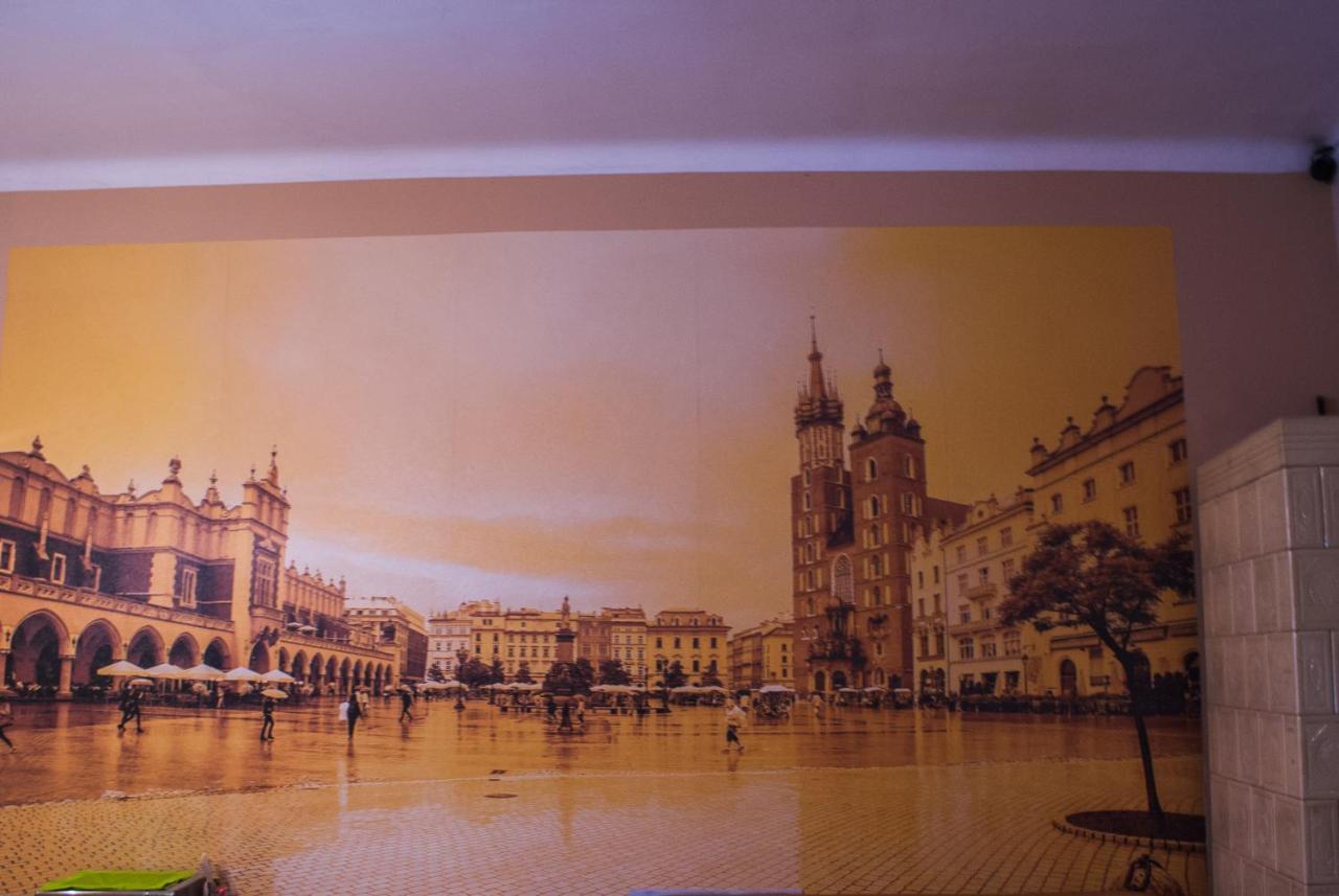 Smocza Jama Hostel Krasków Dış mekan fotoğraf