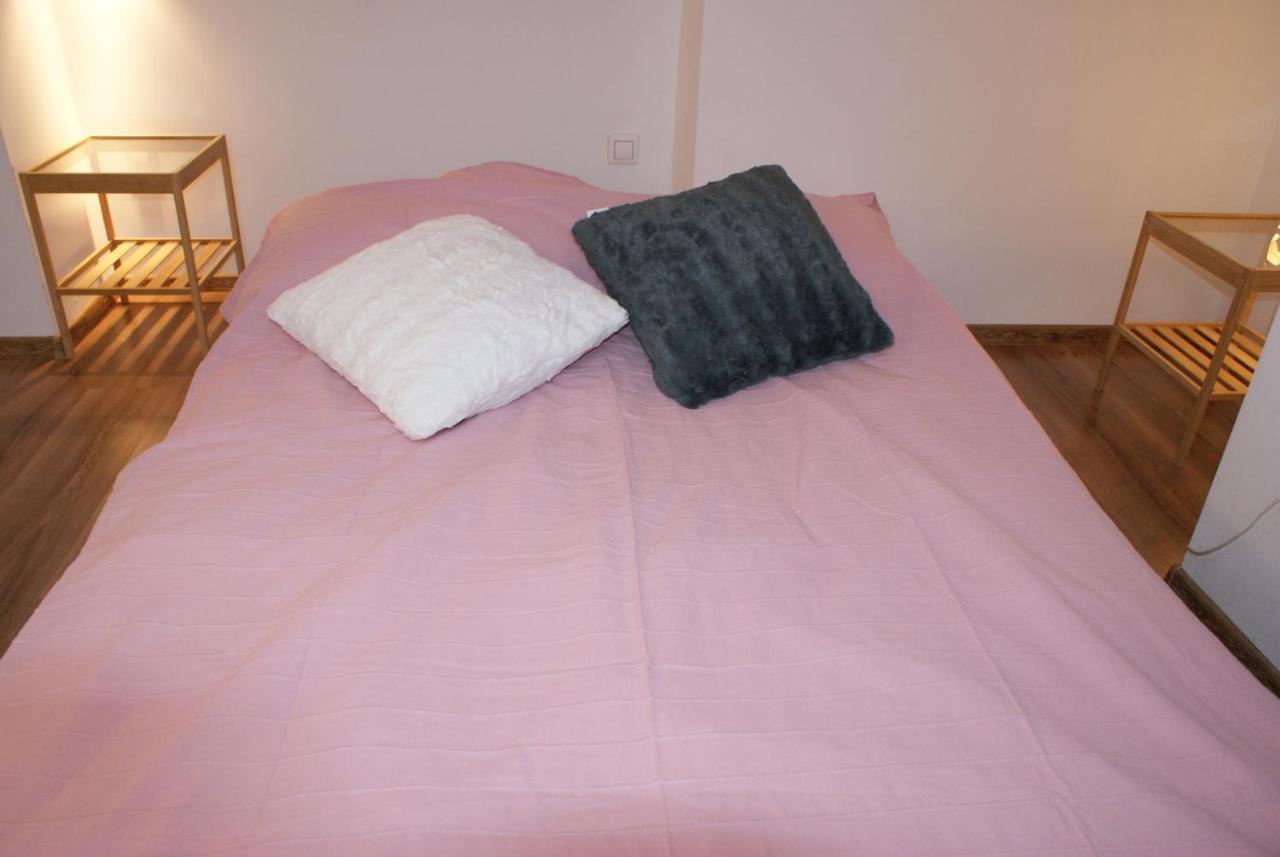 Smocza Jama Hostel Krasków Oda fotoğraf